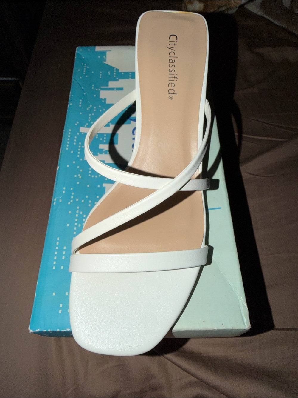 Cityclassified White Strappy Square-Toe Slide Sandals